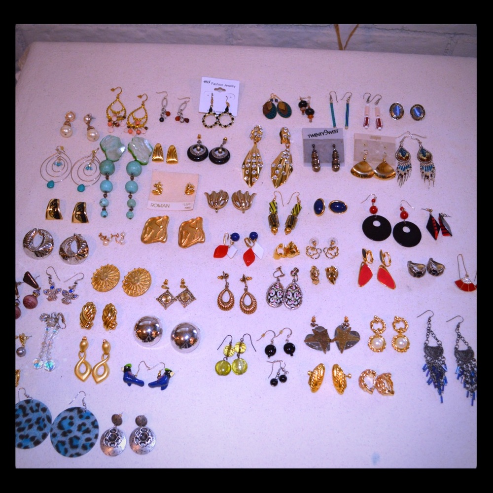 Huge earring lot